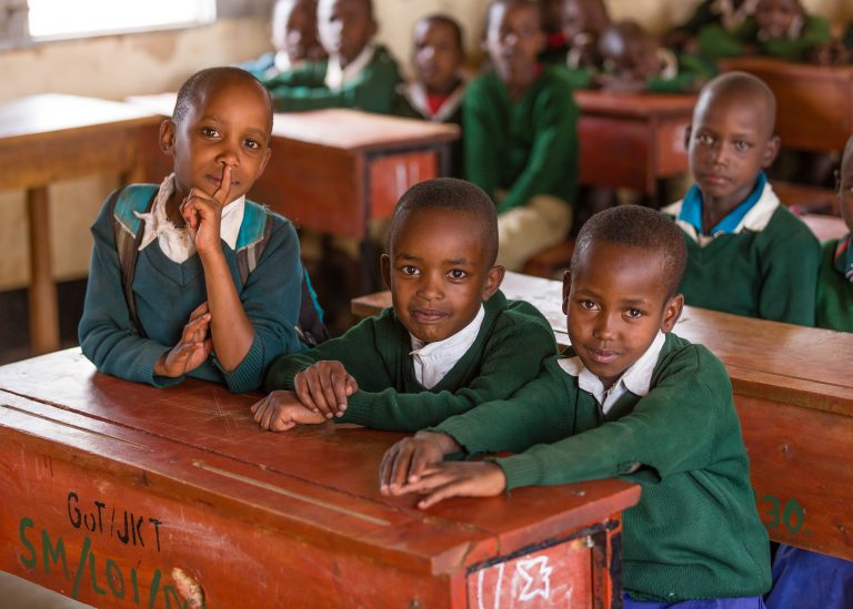 DERTOUR Foundation Projekt Kampuni Schule Schüler