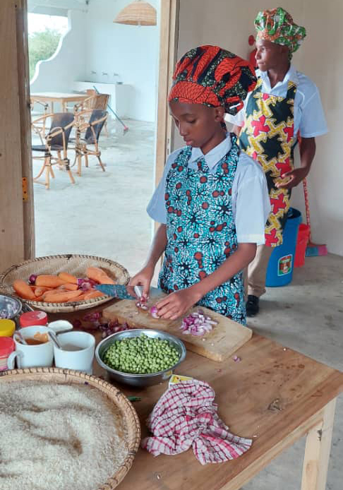 DERTOUR Foundation Projekt Amani Kochschule