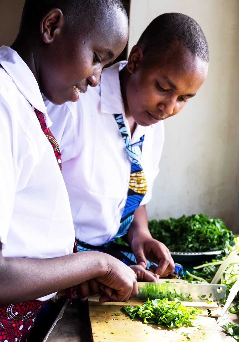 DERTOUR Foundation Projekt Amani Küche Gemüse