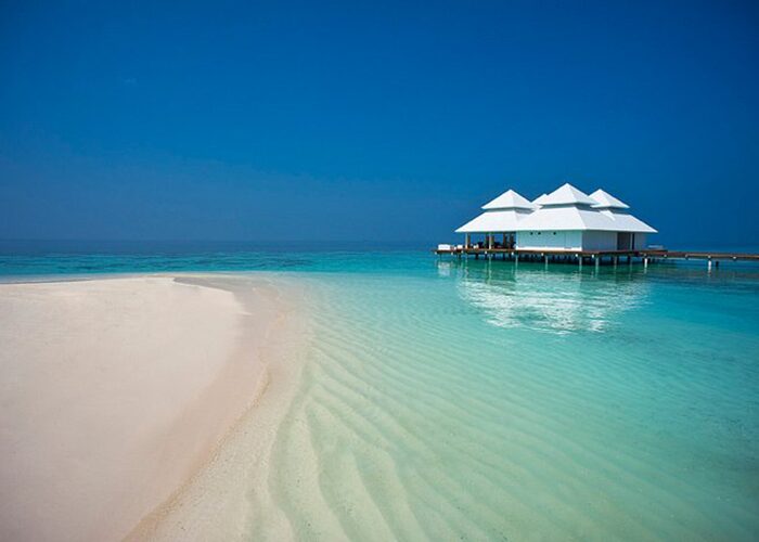 ananea-athuruga-Bungalow am Meer